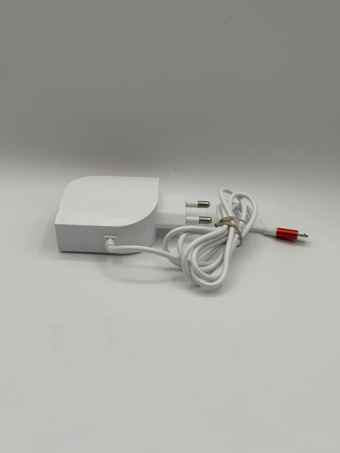 HT-19 Fast Charger with 3 ports and built in micro USB cable - Image 3